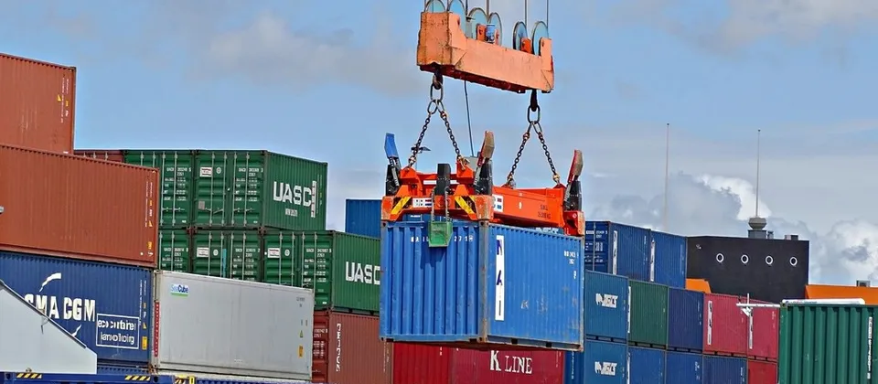 Free cargo shipping container image